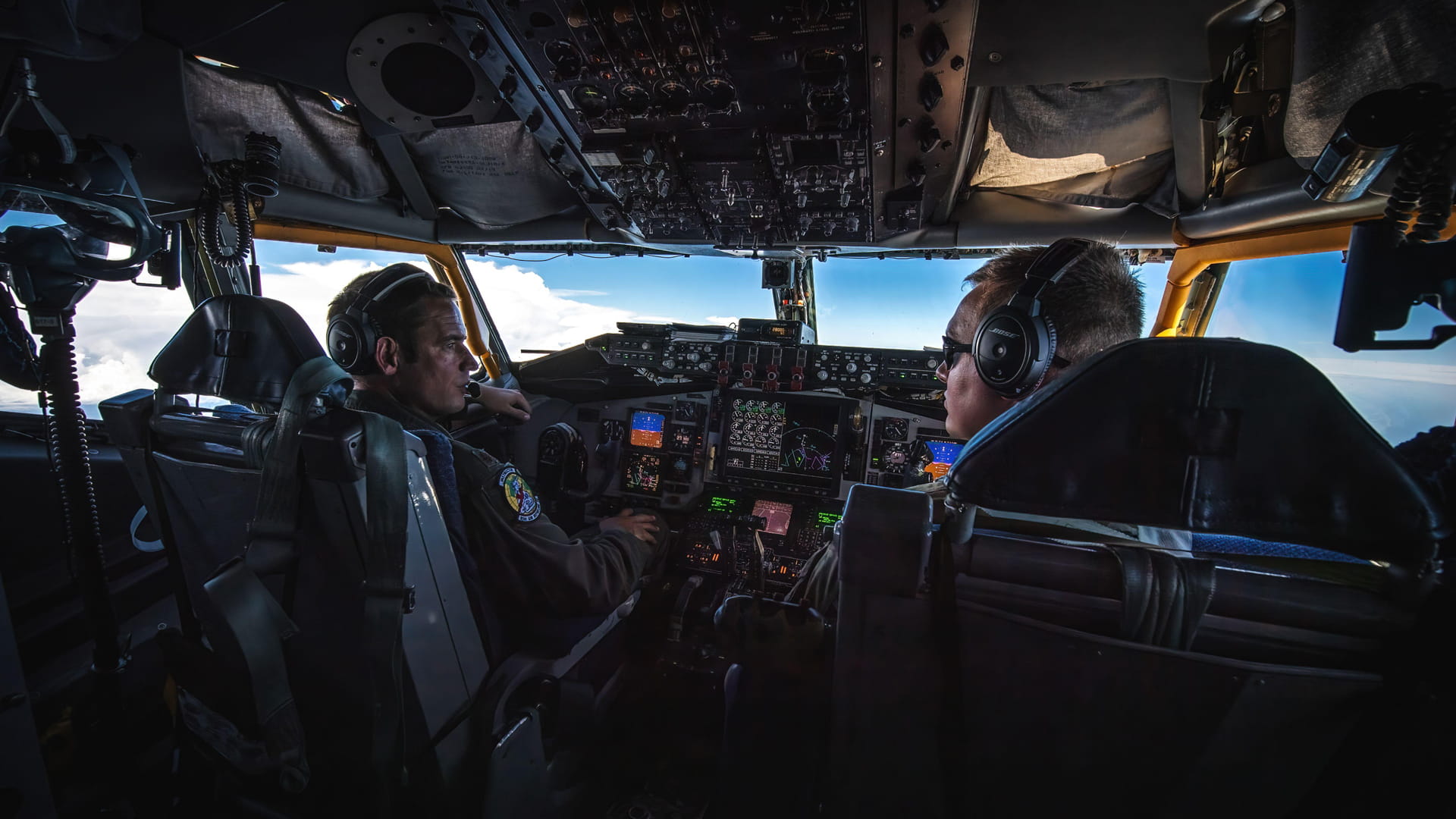 Pilots on the flight deck of a KC-135