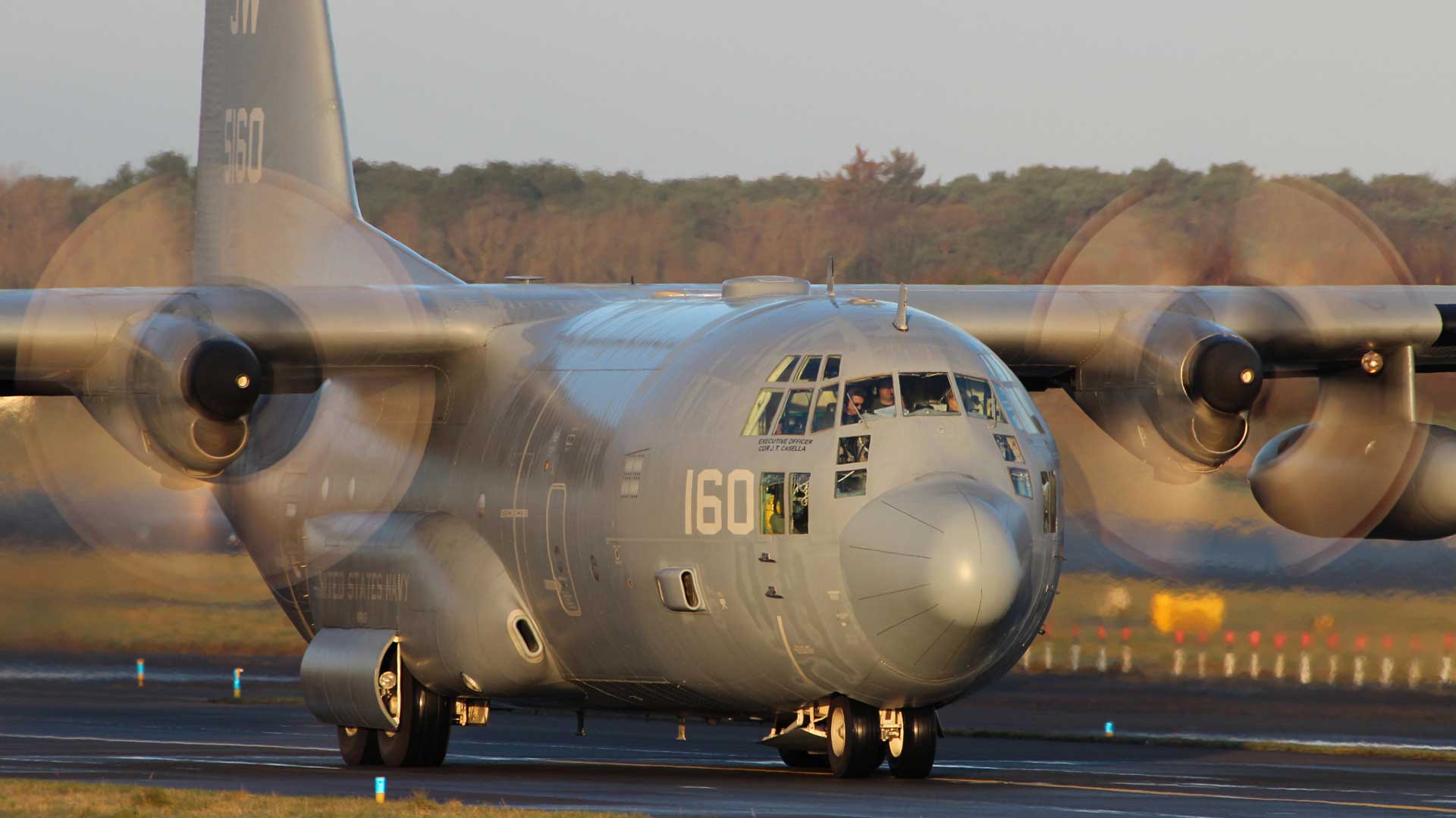 USN C-130T plane