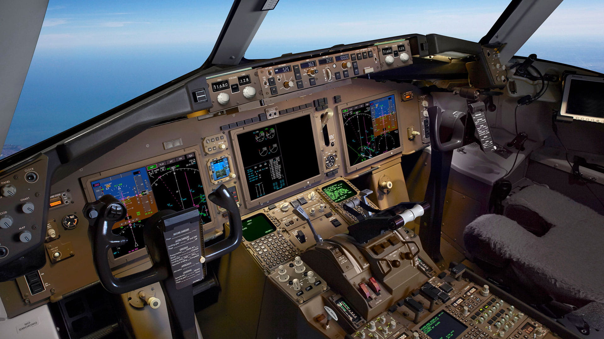 767 Large Display System Pilot angle