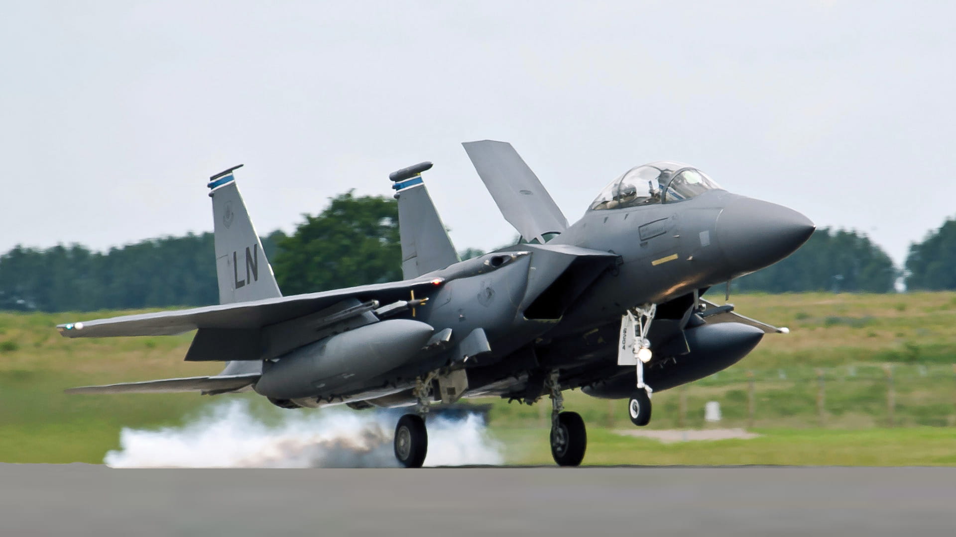 F-15 fighter jet take off
